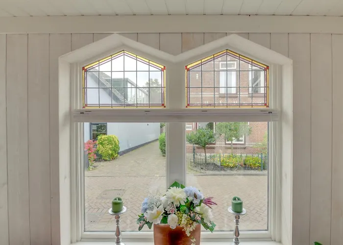 The White * Uitgeest